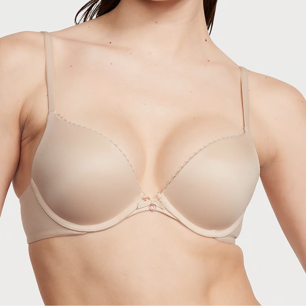 Victoria’s Secret Body by Victoria Push-Up Smooth Bra Marzipan